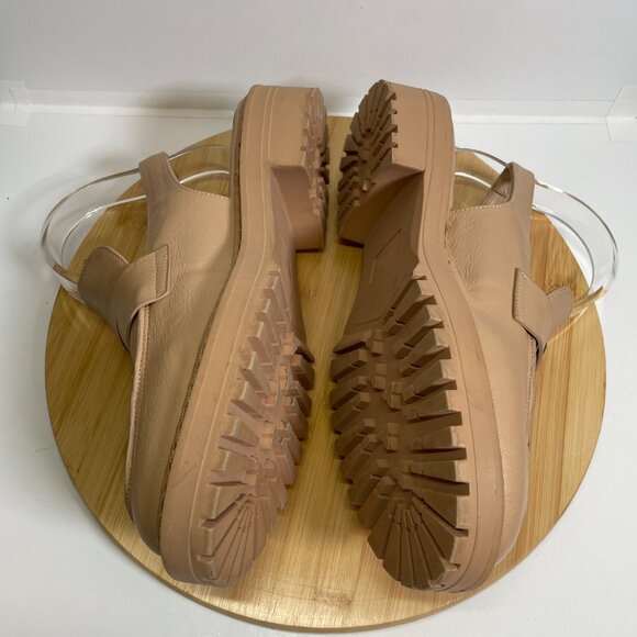 Torrid Women 9.5 WW Beige Sling Back Lug Loafers Gold Hardwear Preppy Chunky - Picture 7 of 9